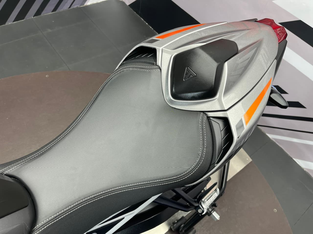 TRIUMPH STREET TRIPLE RS - Image 23