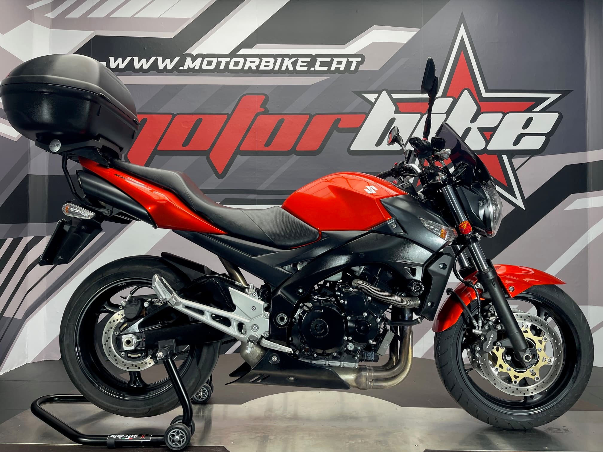 SUZUKI GSR 600 - Image 1