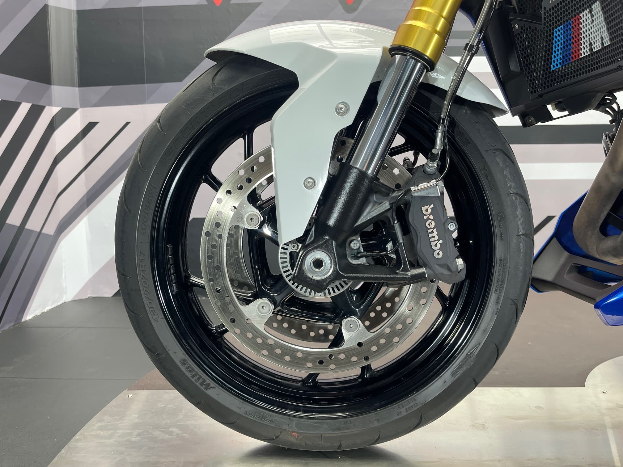 BMW F 900 R - Image 25