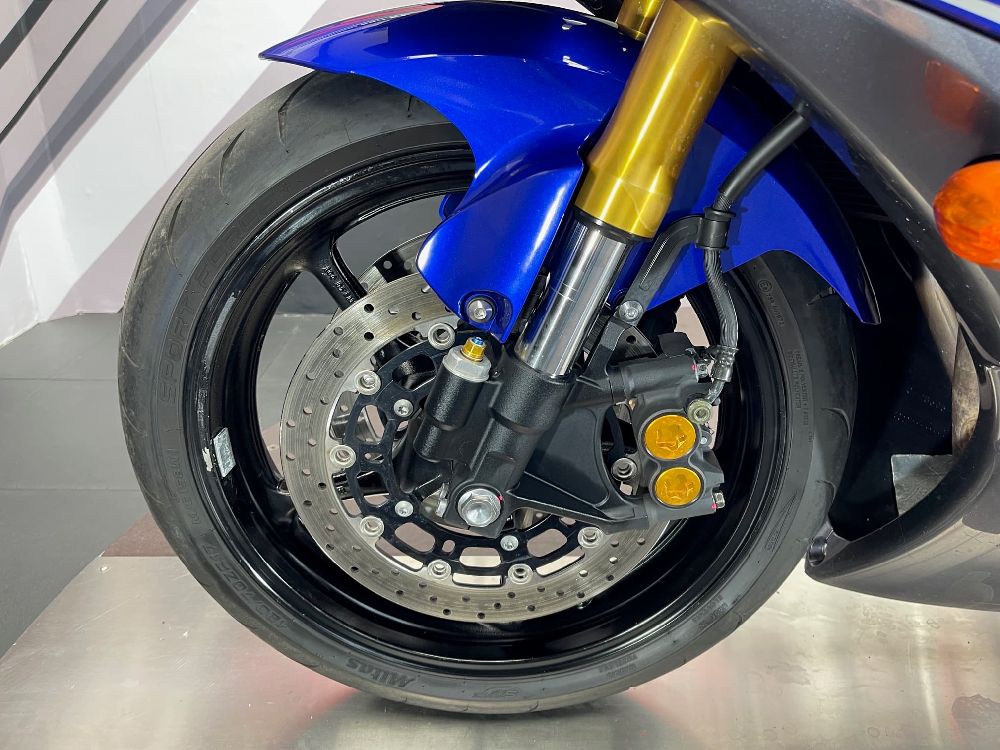 YAMAHA YZF-R6 - Image 26