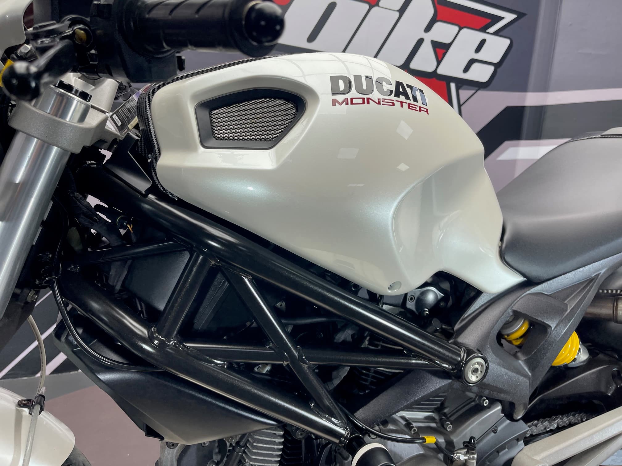 DUCATI MONSTER 696 - Image 26