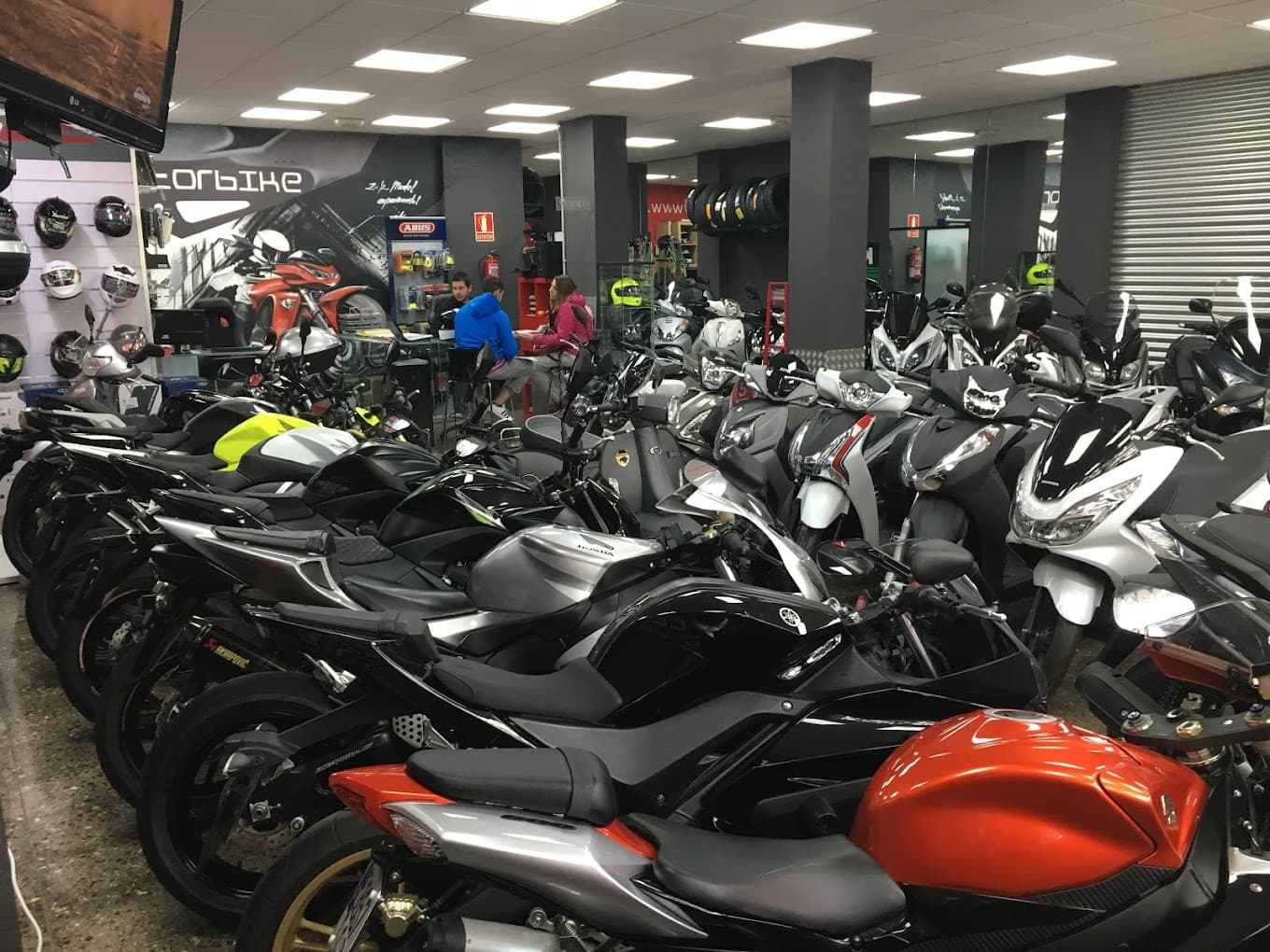 Motorbike.cat - Av. Pallaresa 80, Santa Coloma de Gramanet