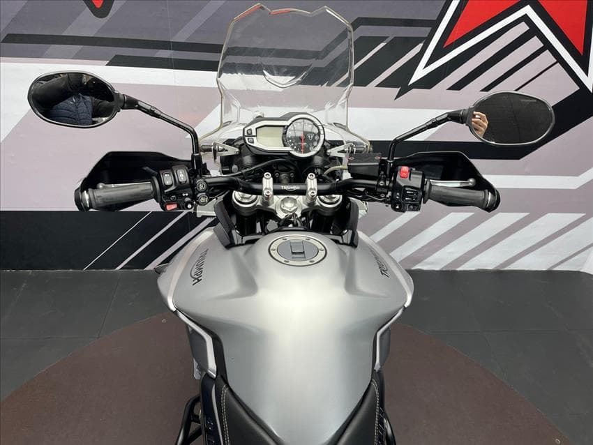 TRIUMPH TIGER 800 XRX ABS - Image 2