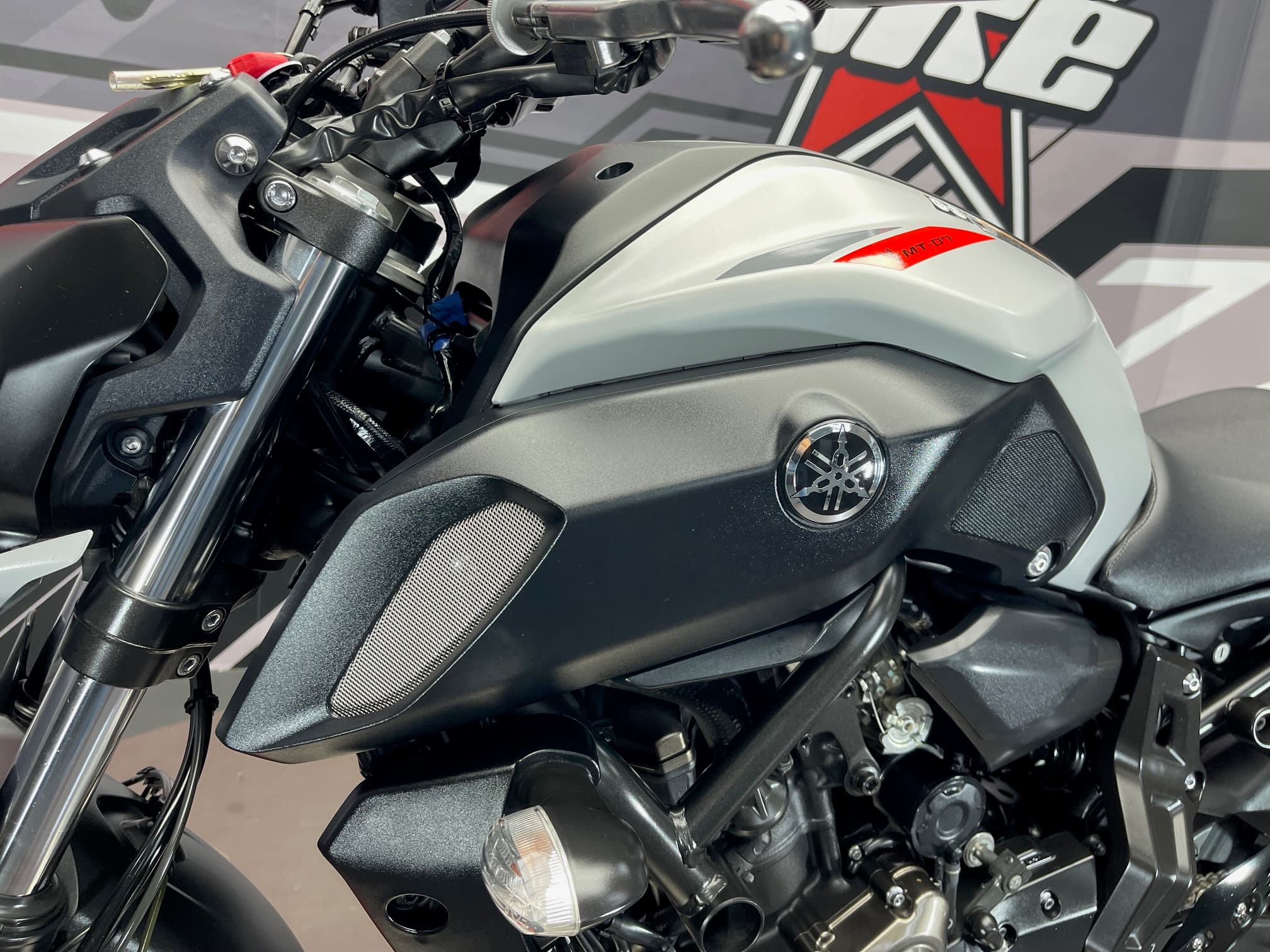 YAMAHA MT-07 ABS - Image 19