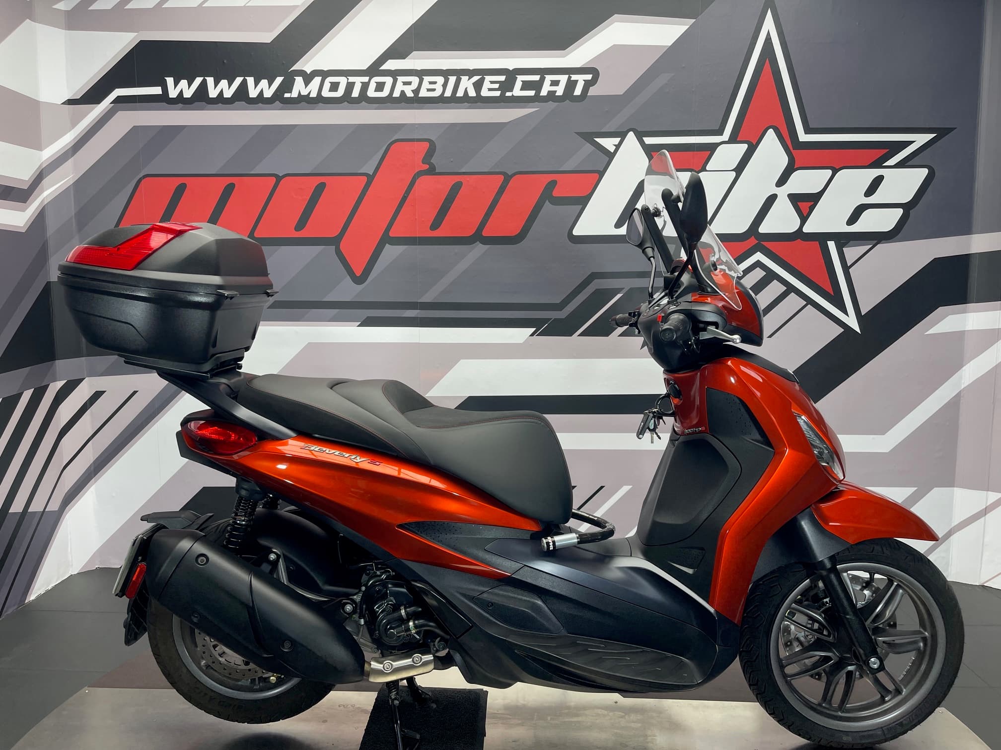 PIAGGIO BEVERLY 300 - Image 1