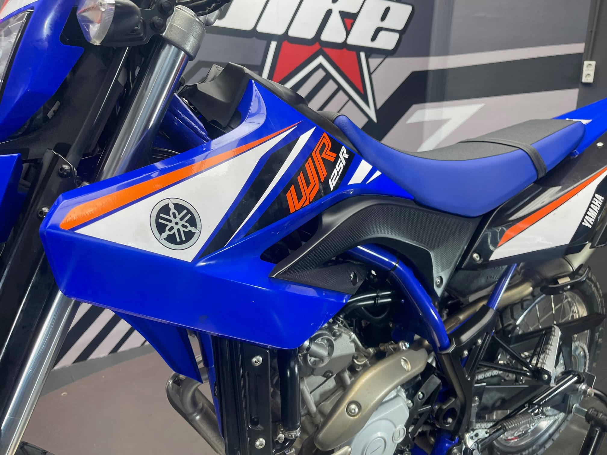 YAMAHA WR 125 R - Image 23